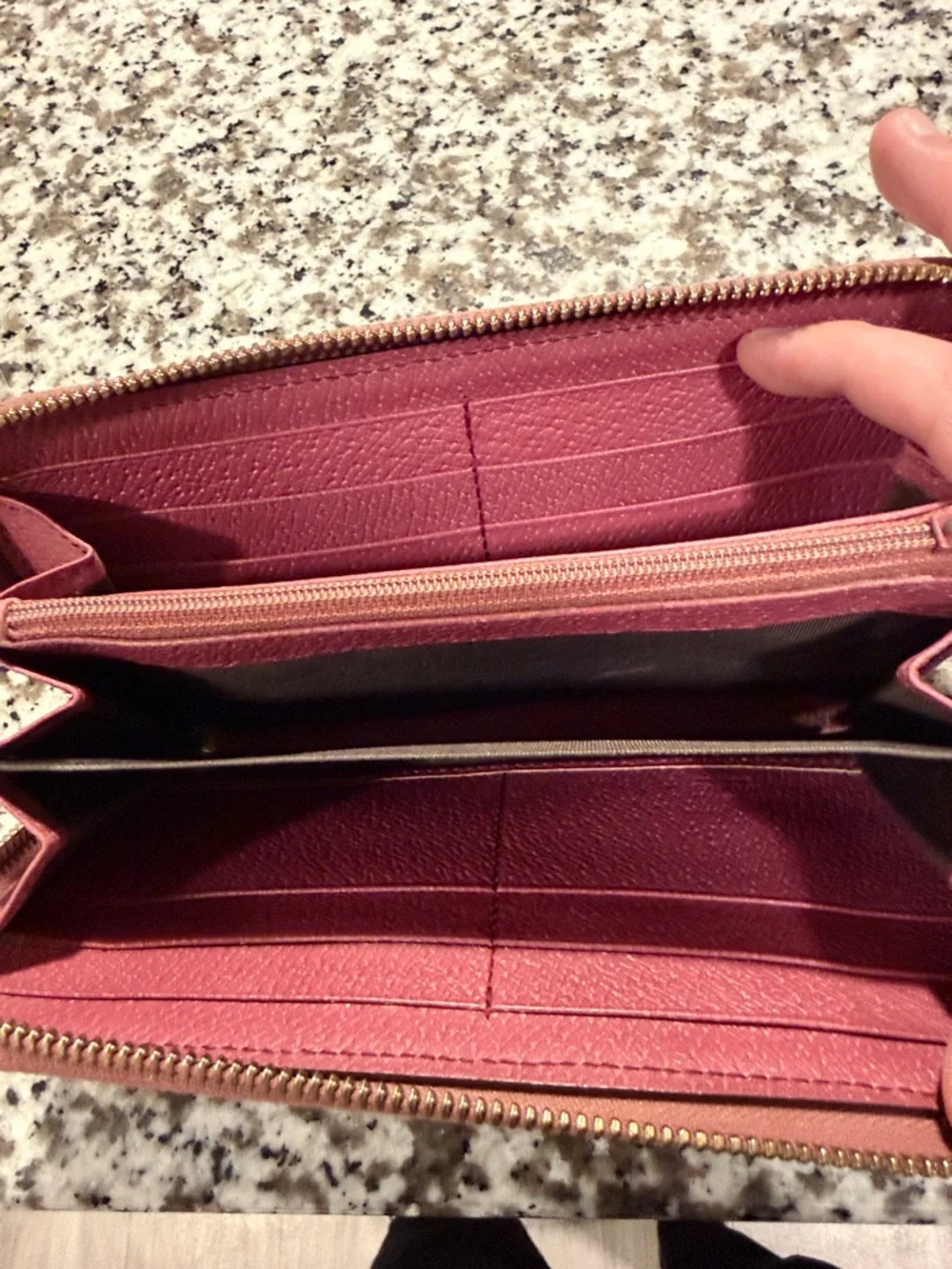 Gucci Beige Monogram Zip Wallet with Pink Leather Trim - Picture 3 of 6